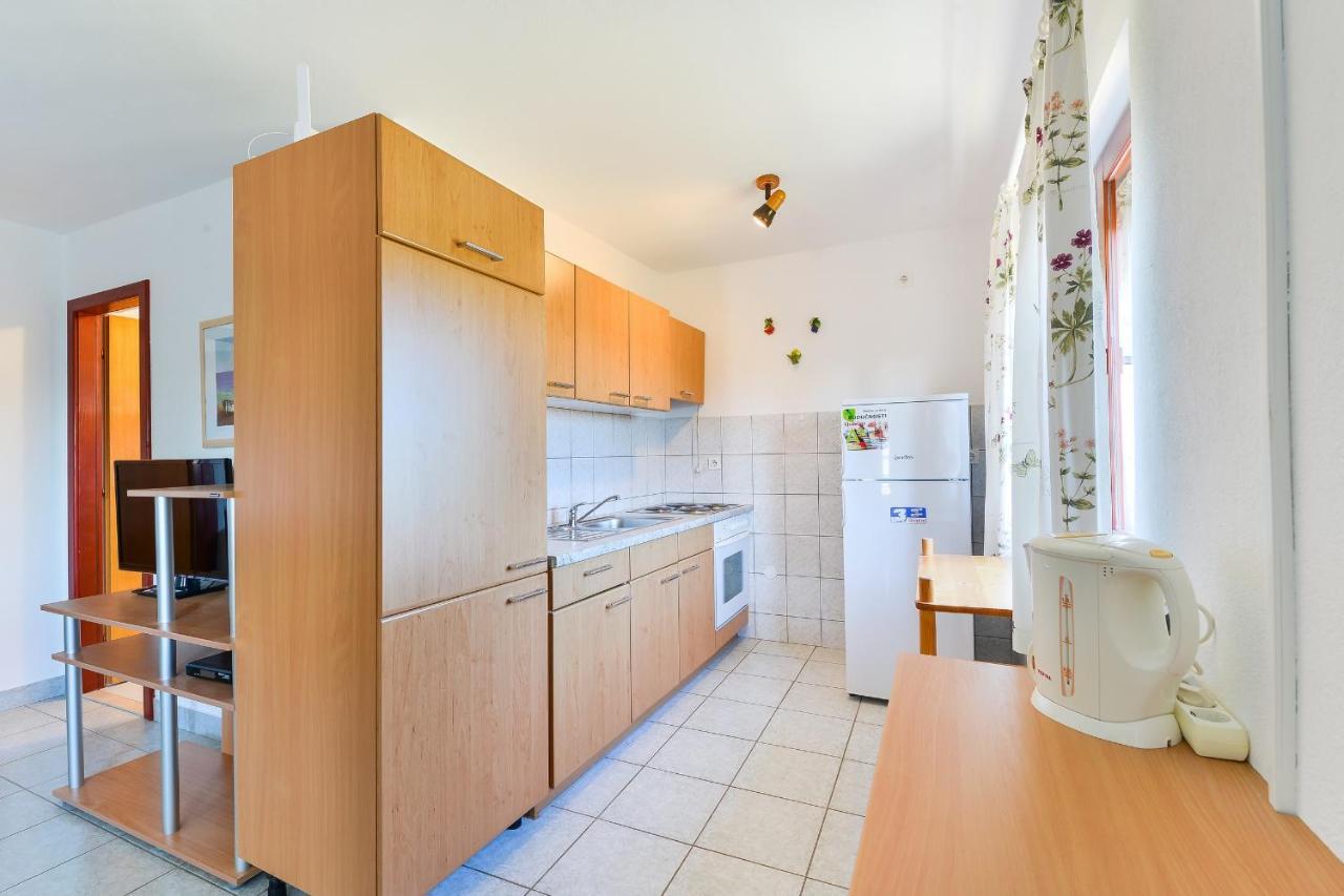Apartments Gogoljak Вир Екстериор снимка