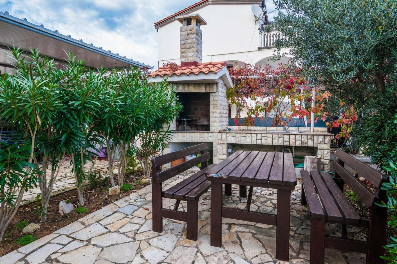 Apartments Gogoljak Вир Екстериор снимка